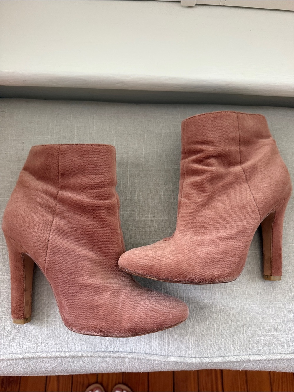 Joie 38 Women's Blush Pink Suede High-Heel Ankle Boots